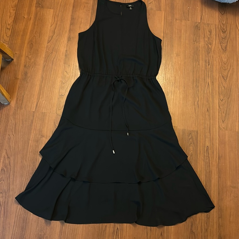 Black flowy flounce hem midi dress